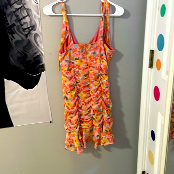 Floral Ruched Dress - Picture 2 of 2